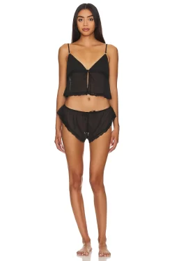 BLUEBELLA Pia Crop Pajama Set Black